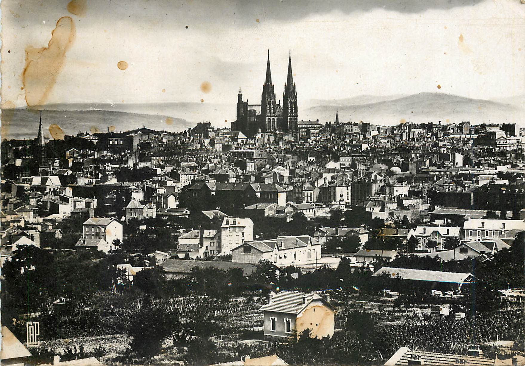 CPM Clermont Ferrand Vue generale prise des quatre routes 