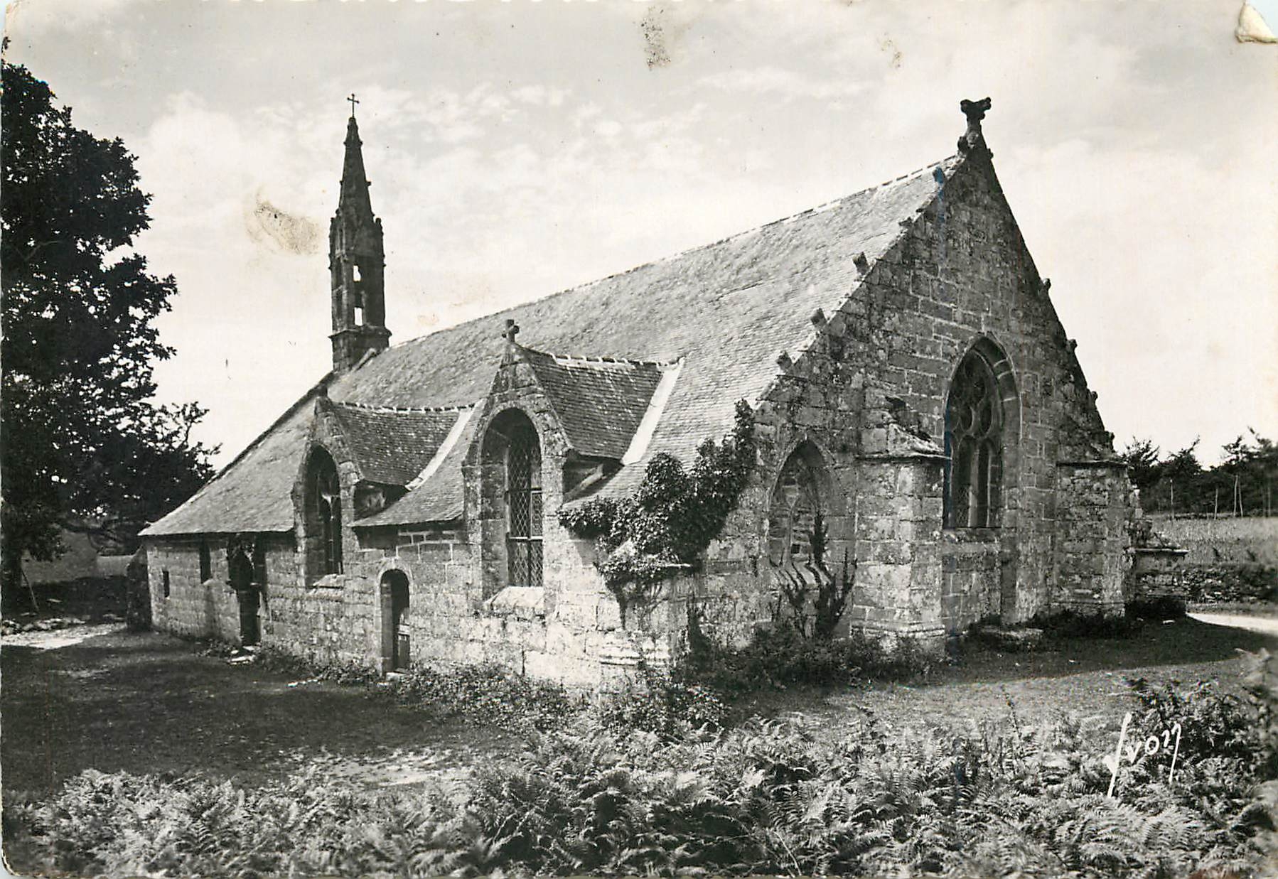 CPM Pont Aven Finistere La chapelle Tremalo au bois d'Amour 