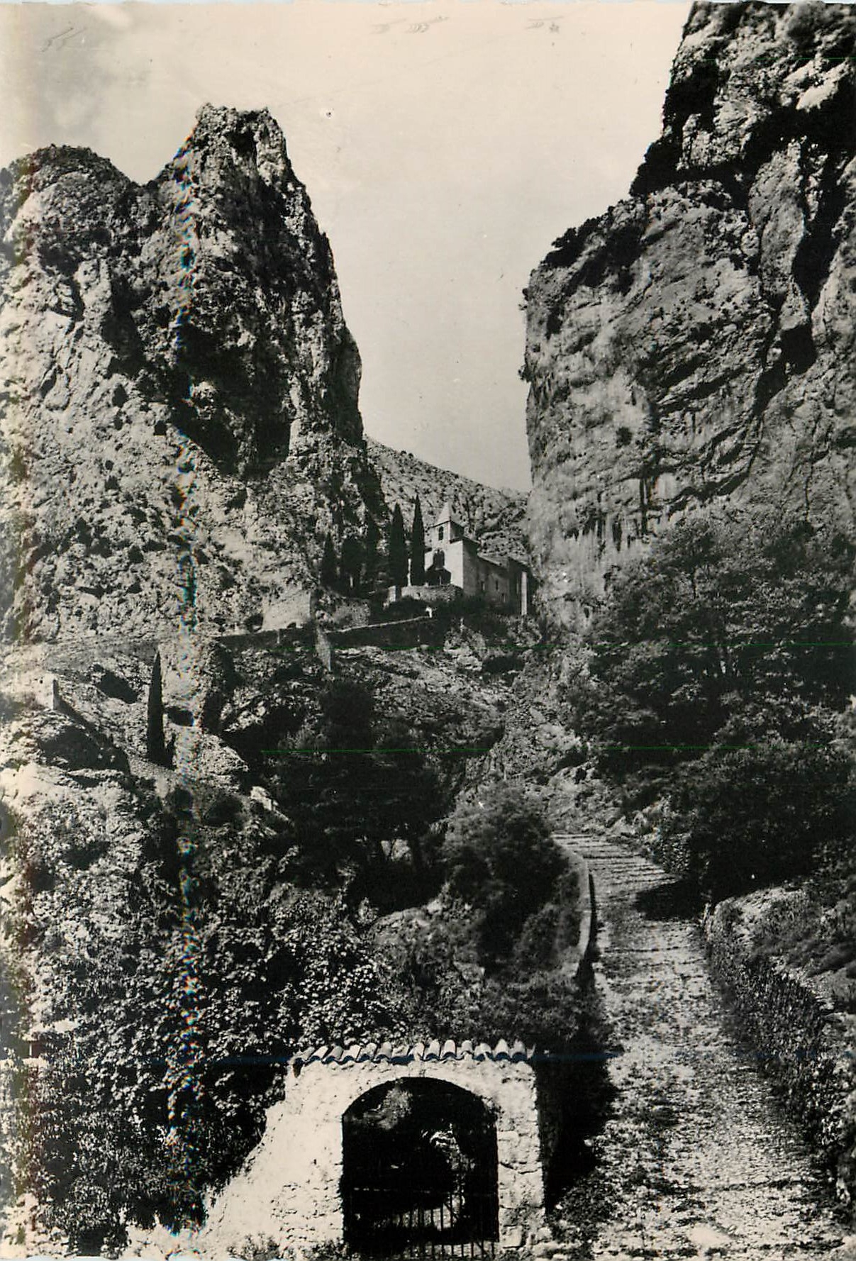 CPM Moustiers Sainte Marie Station Tourisme a proximite des Gorges du Verdon 
