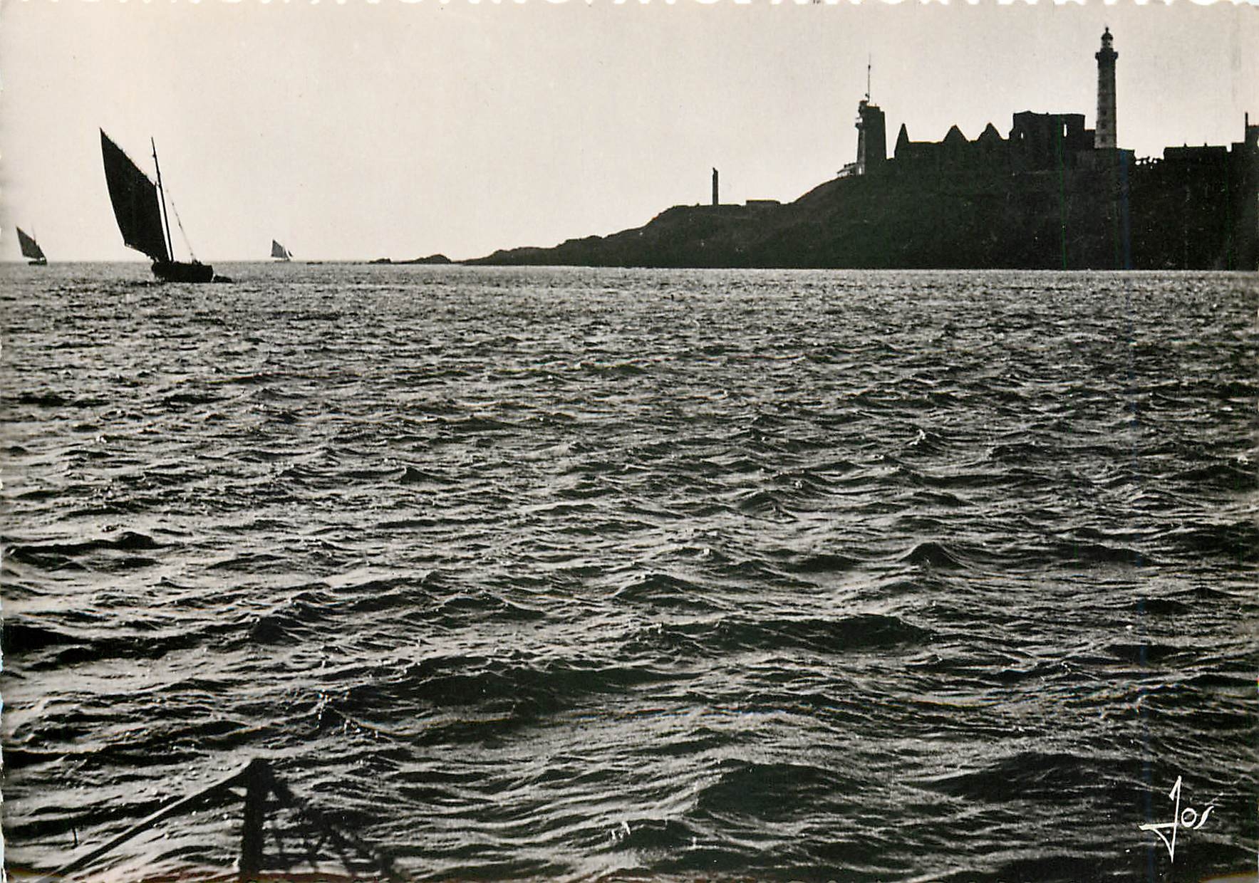 CPM Pointe St Mathieu Finistere La route des Iles perspective de la Pointe 