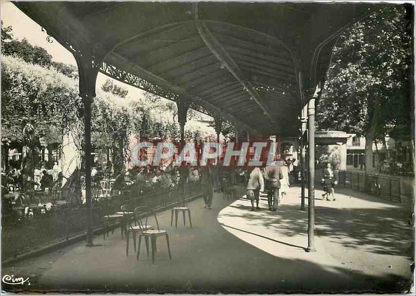 CPM Vichy Allier Galeries du Parc 