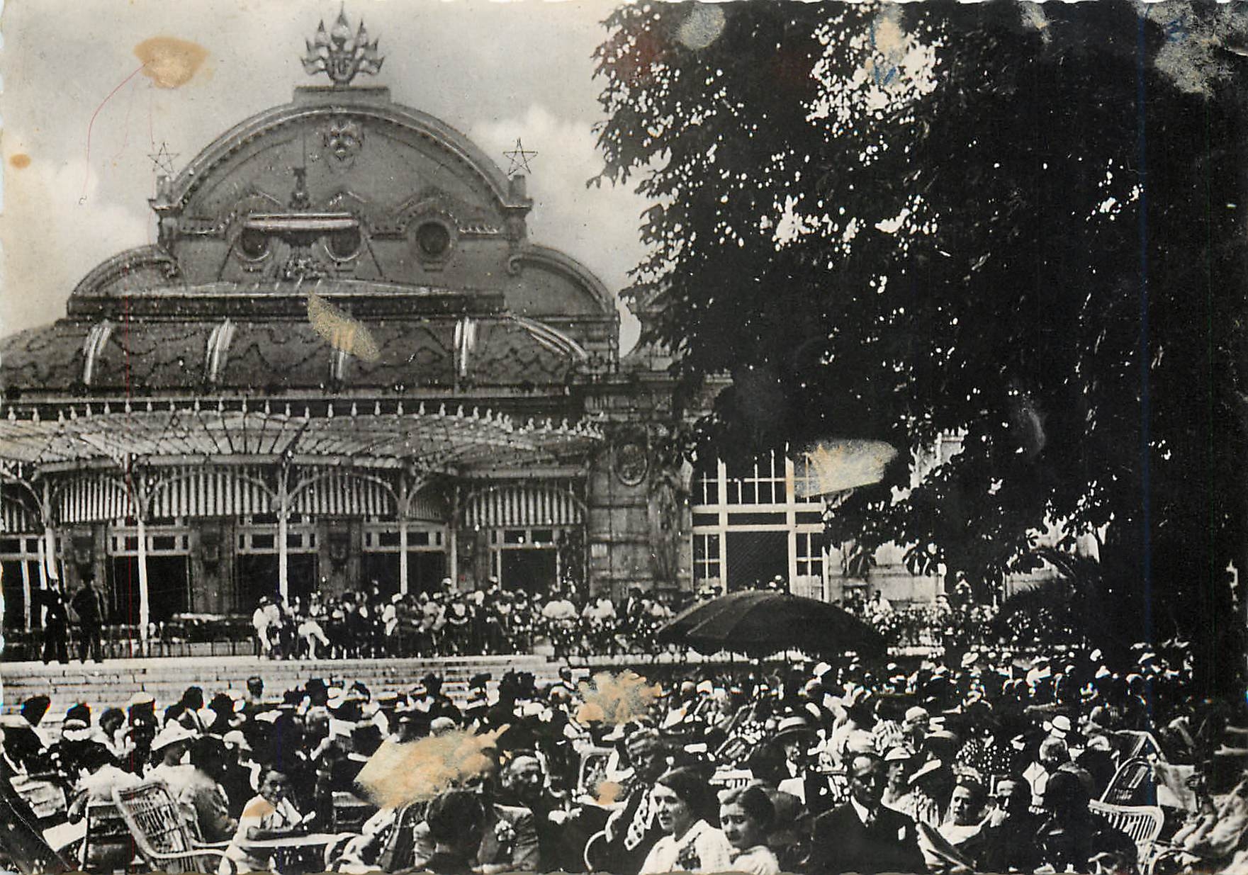 CPM Vichy Concert sur la terrasse du Casino 