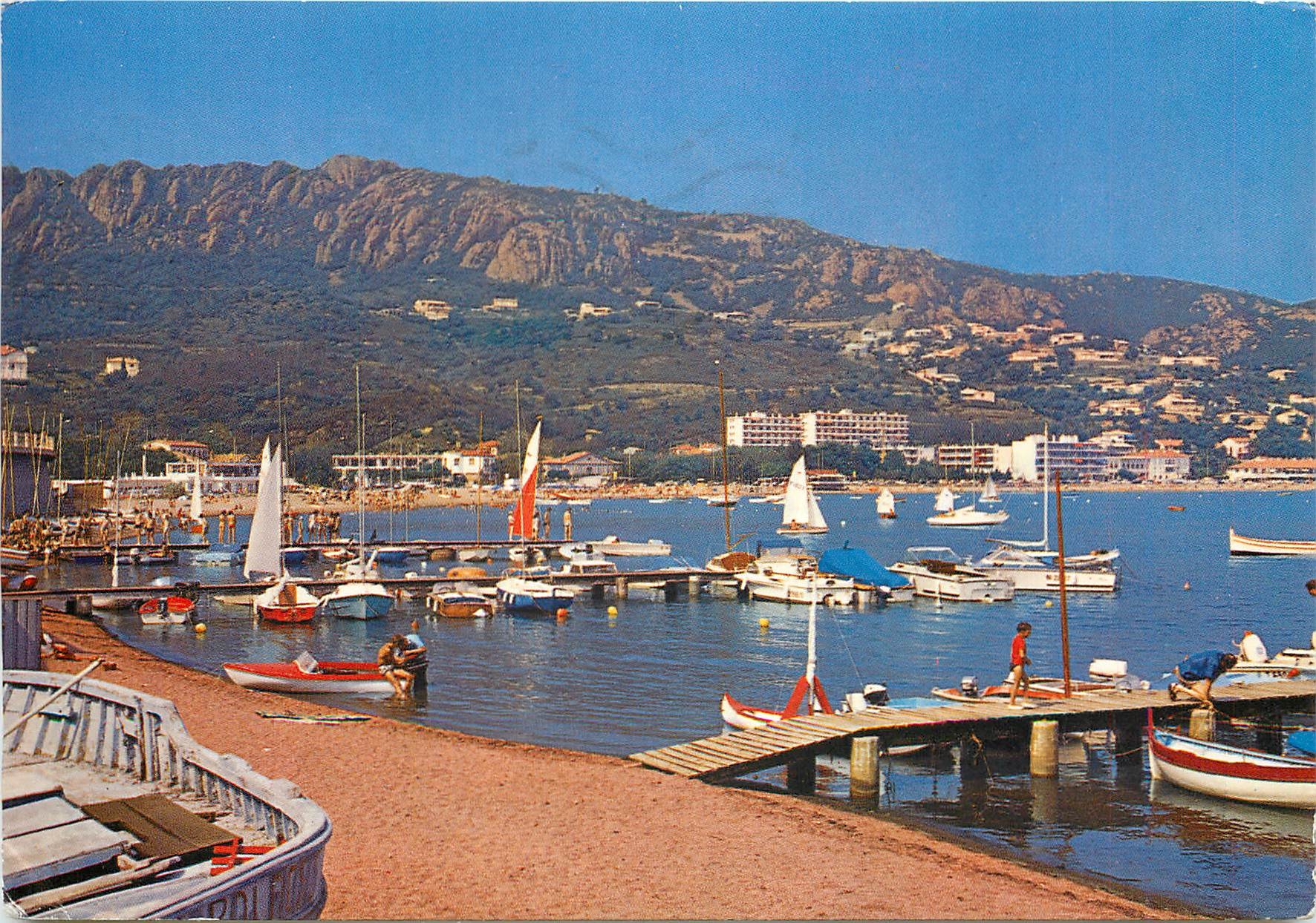 CPM Saint Raphael Agay Vue generale et la Rade 