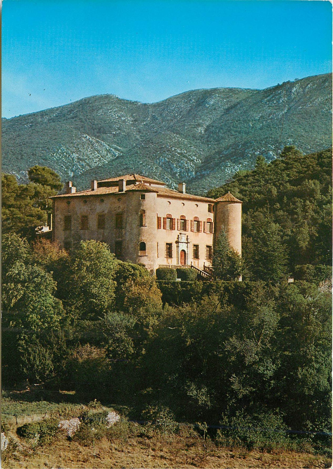 Castle of Vauvenargues — 17th century — Société Éditions de France, Toulouse