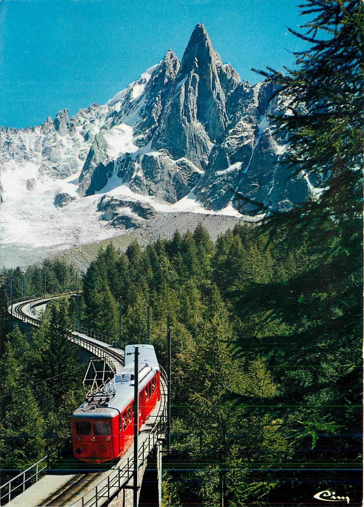 CPM Chamonix Mont Blanc Hte Savoie Le petit train du Montenvers au fond le Dru 