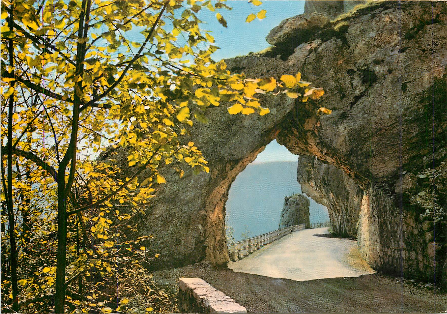 CPM Le Royans Route de Combe Laval La roche fendue 