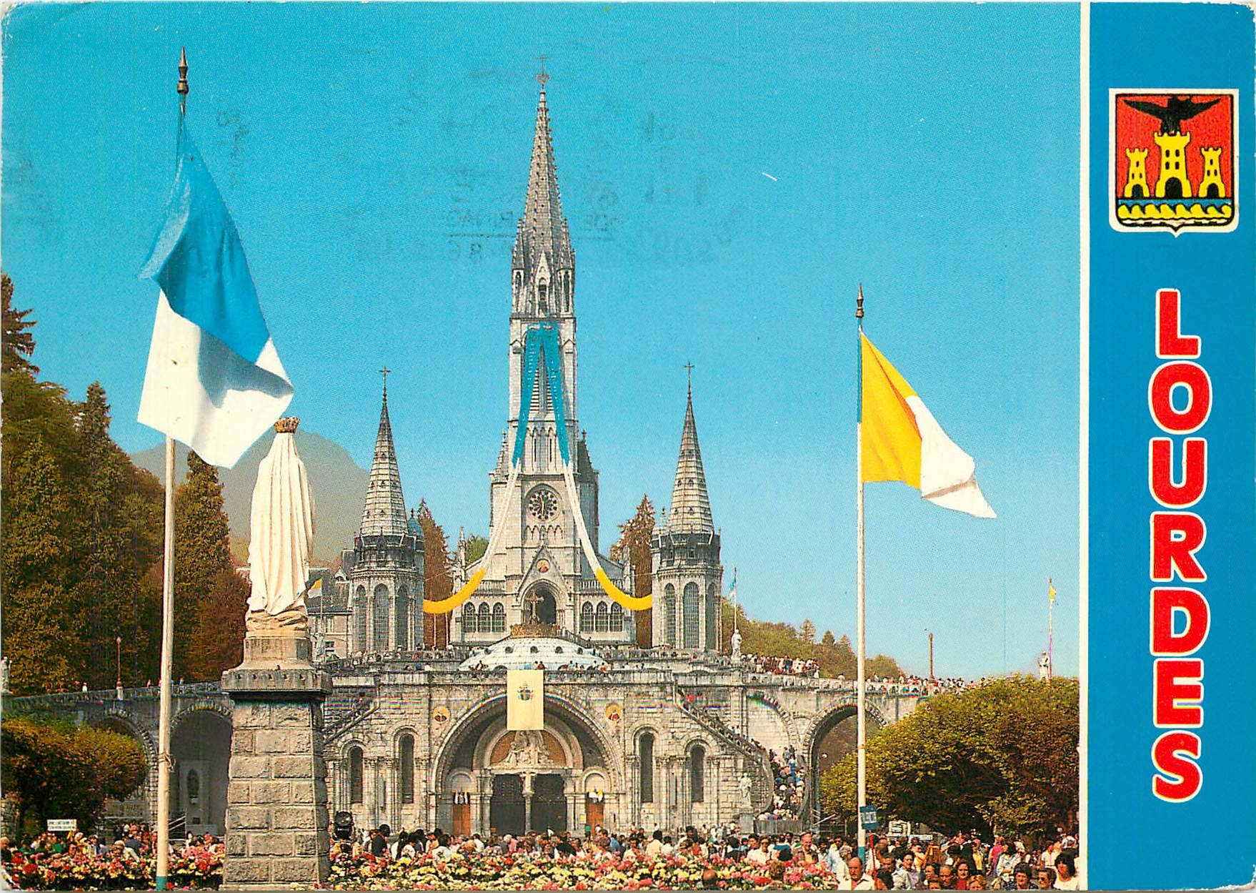 CPM Lourdes La basilique decoree pour le pelerinage de Jean Paul II 