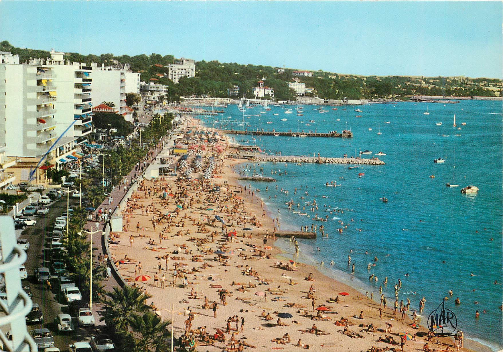 CPM La Cote d'Azur Juan les Pins La promenade du soleil et la plage