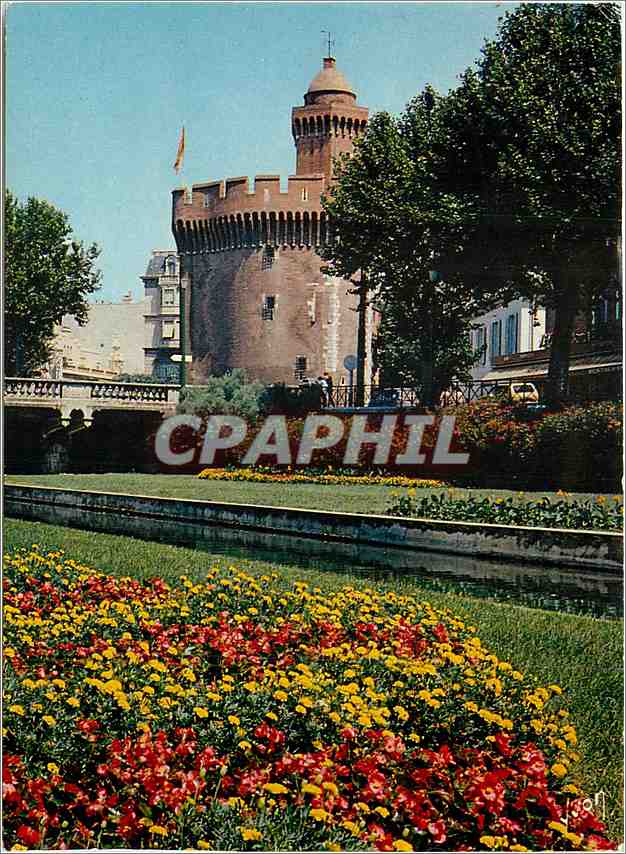 CPM Perpignan PO Le Castillet vue des Quais fleuris de la Basse 
