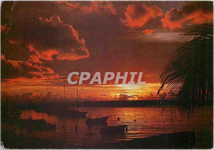 CPM Ile de La Reunion Coucher de soleil sur le Club Nautique de Saint Gilles 