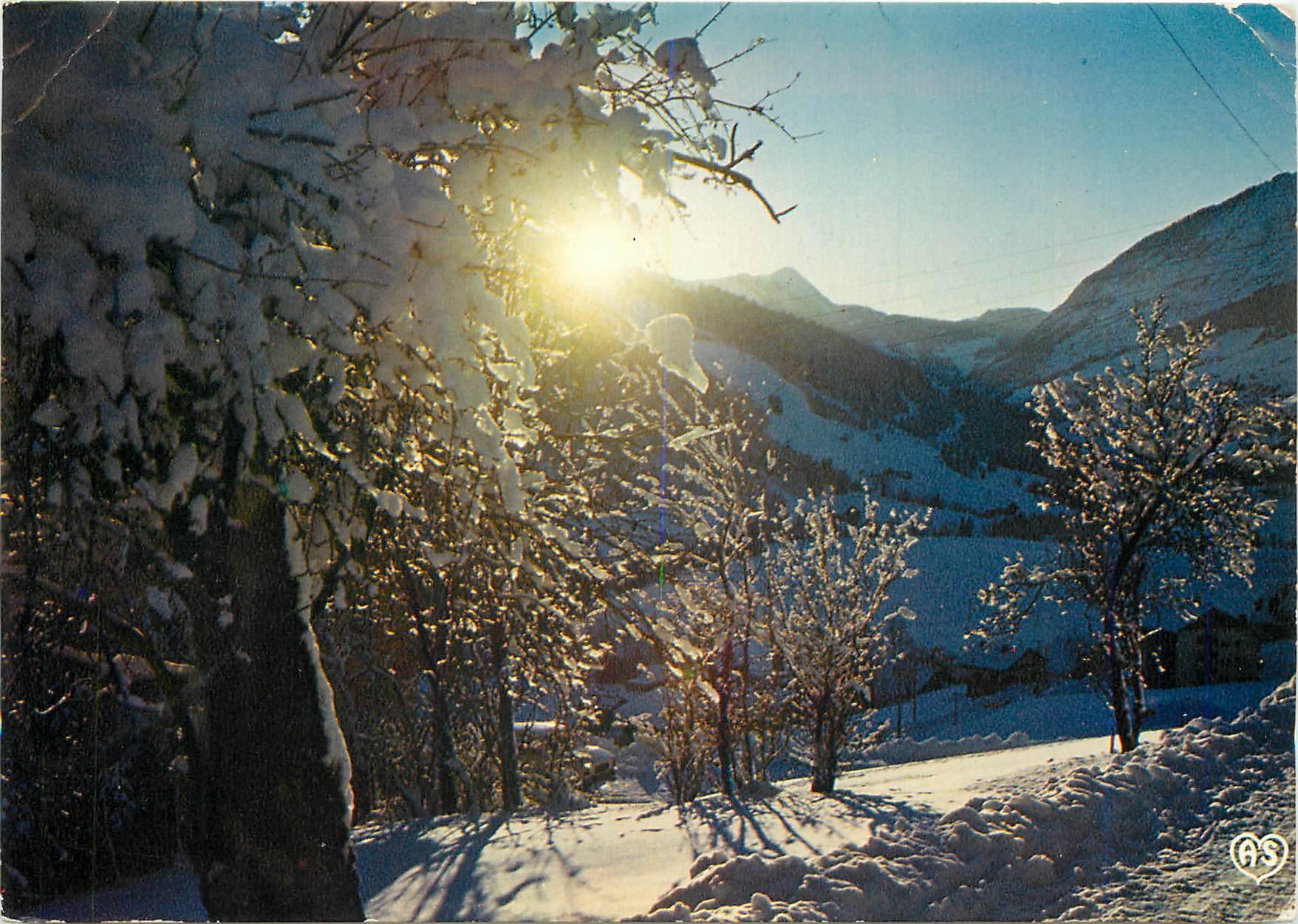 Montagnes en hiver — soleil couchant — Studio Yvon Chatelet