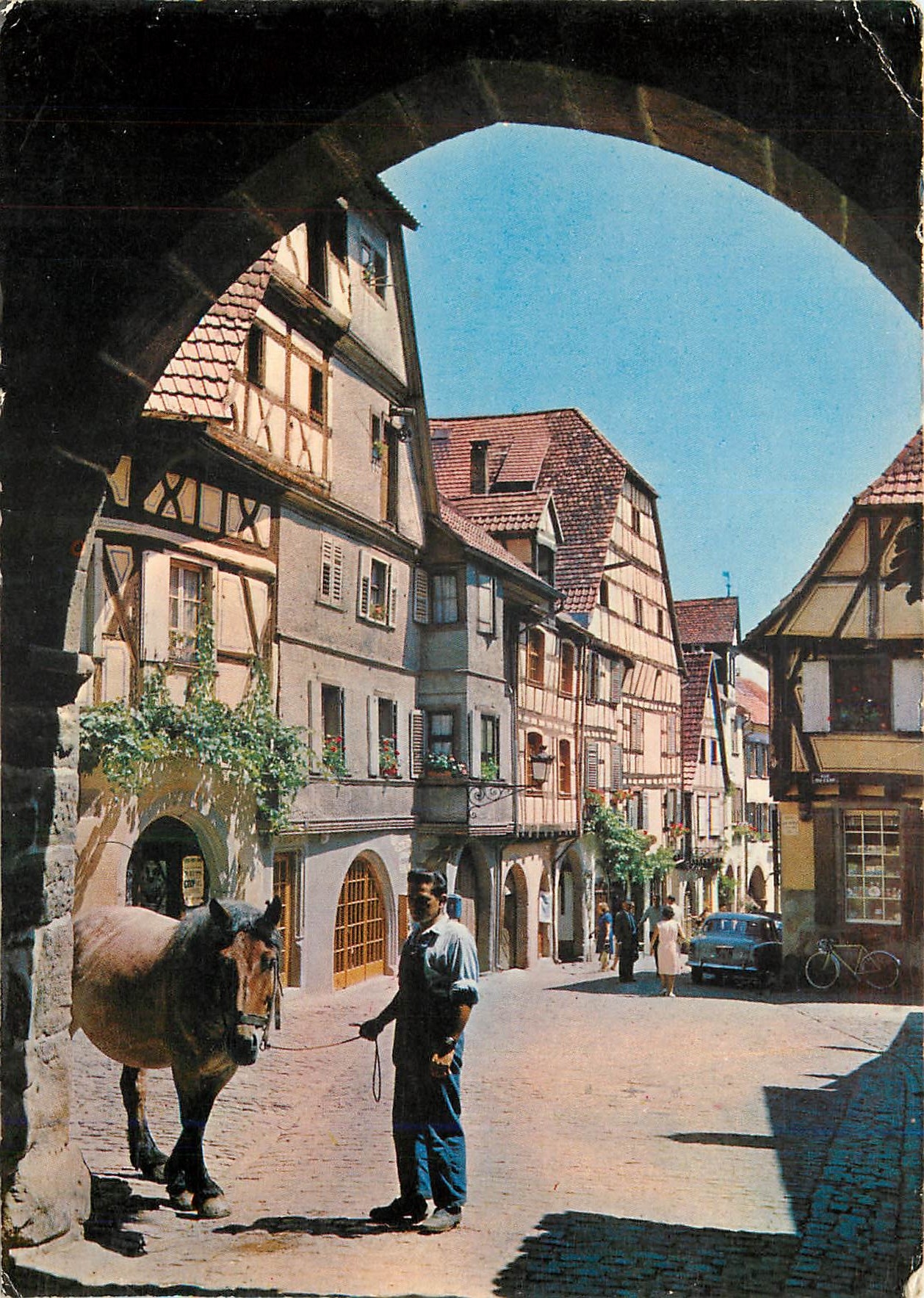 CPM L'Alsace Pittoresque Vue pittoresque sur un joli village Alsacien 