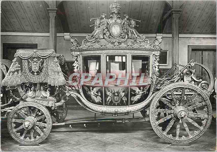 CPM Versailles Trianon Musee des Voitures Voiture du Sacre de Charles X 