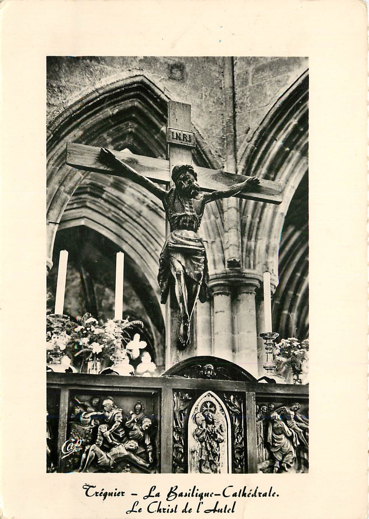 CPM Treguier La Basilique Cathedrale Le Christ de l'Autel 