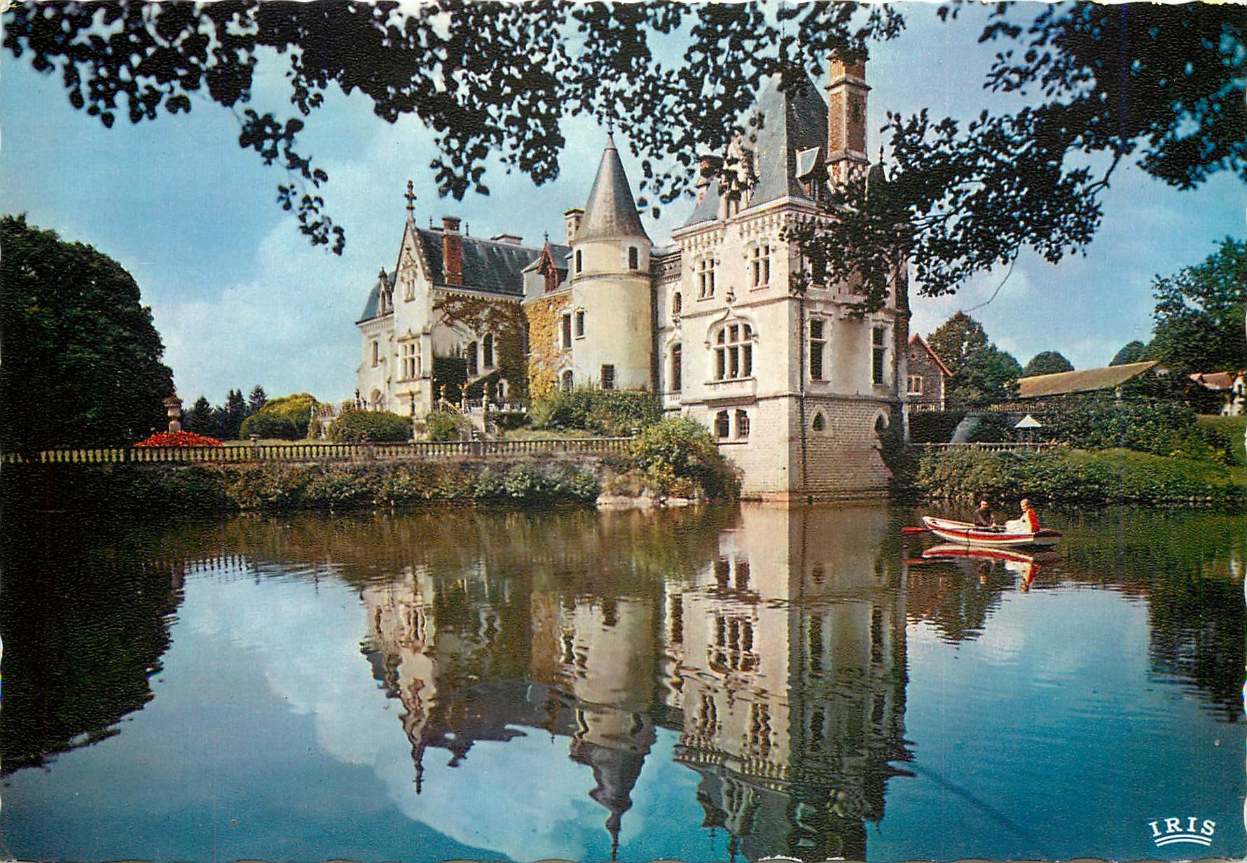 CPM Aux confins du Limousin et du Perigord Le Chateau Rocher aux environs de St Mathieu 