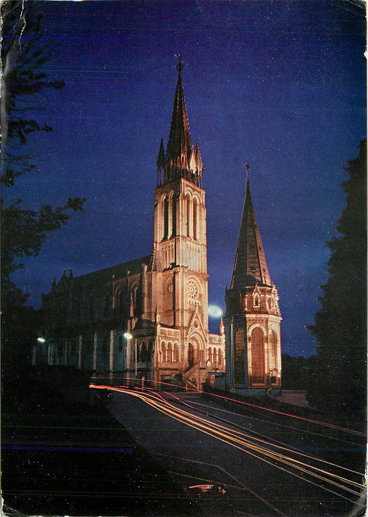 CPM ND de Lourdes Basilique Superiere La Nuit 