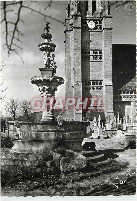 CPM Saint Jean du Doigt Finistere La fontaine monumentale 
