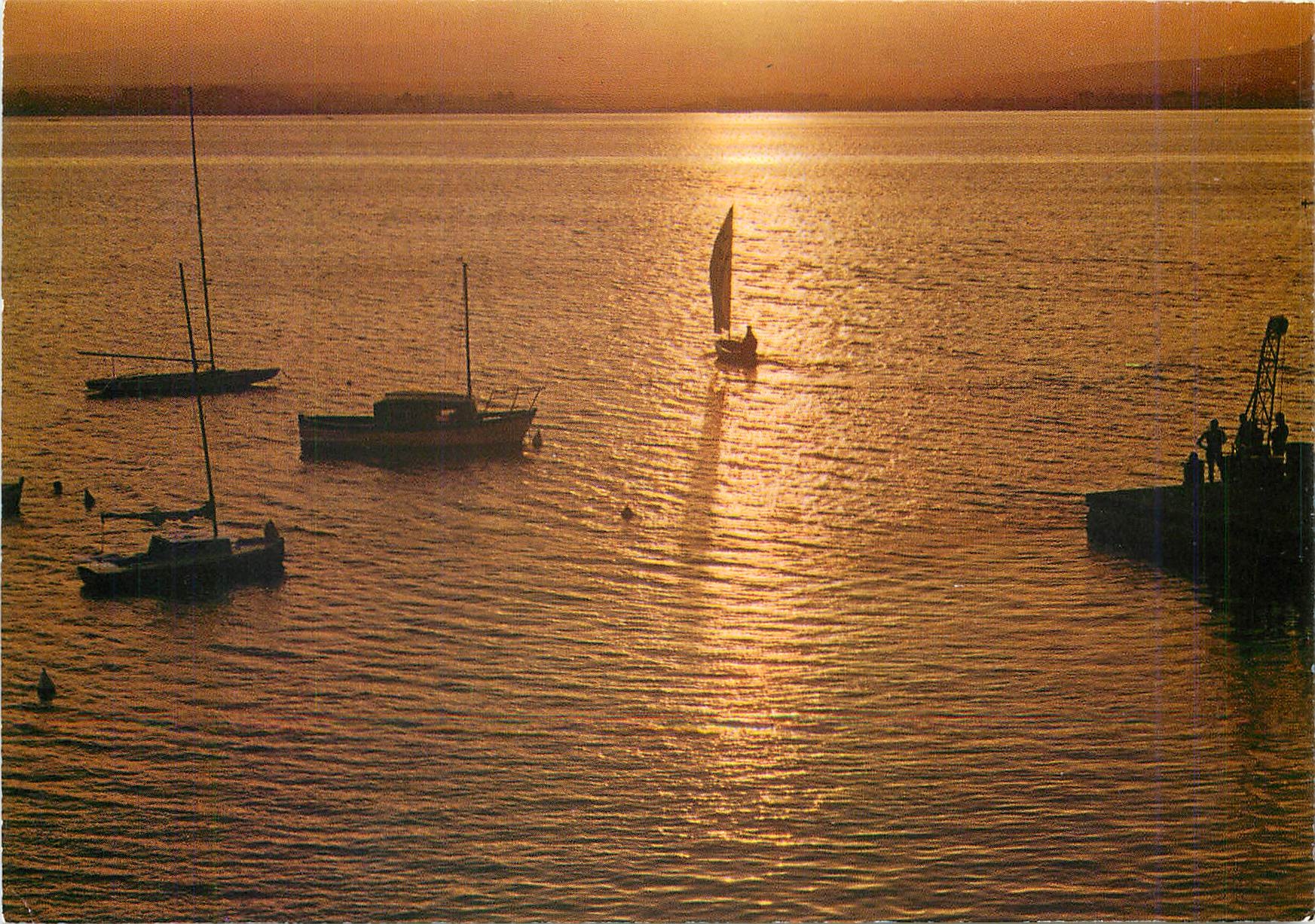 CPM Coucher de Soleil sur nos Merveilleux Rivages 