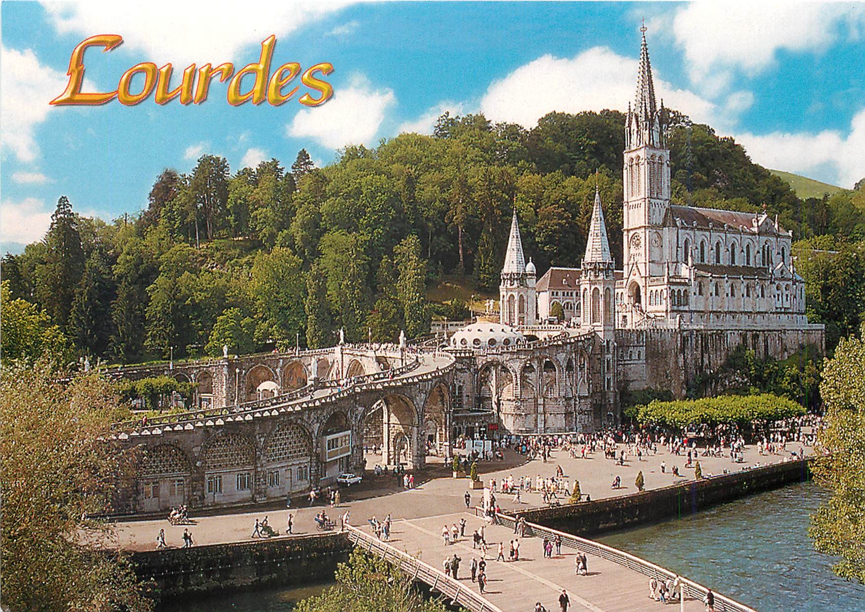 CPM Lourdes La Basilique le Gave et le nouveau pont 