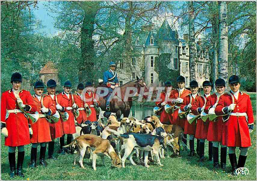 CPM Cercle St Hubert Bas Berry Vue prise au chateau de Fougeres Indre Chateauroux  Chasse Chiens