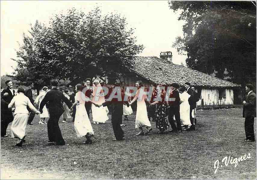 CPM Les Landes d'Autrefois Danse en l'honneur des maries 