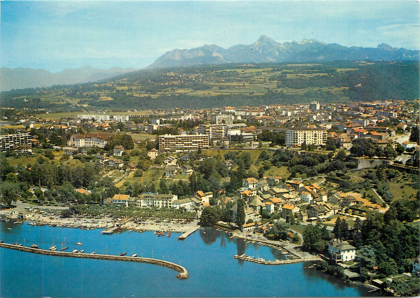 Thonon-les-Bains — Le Port, la Ville et le Massif de la Dent d'Oche (2225 m.) — Éditions L. CÉLLARD, Bron (Rhône)