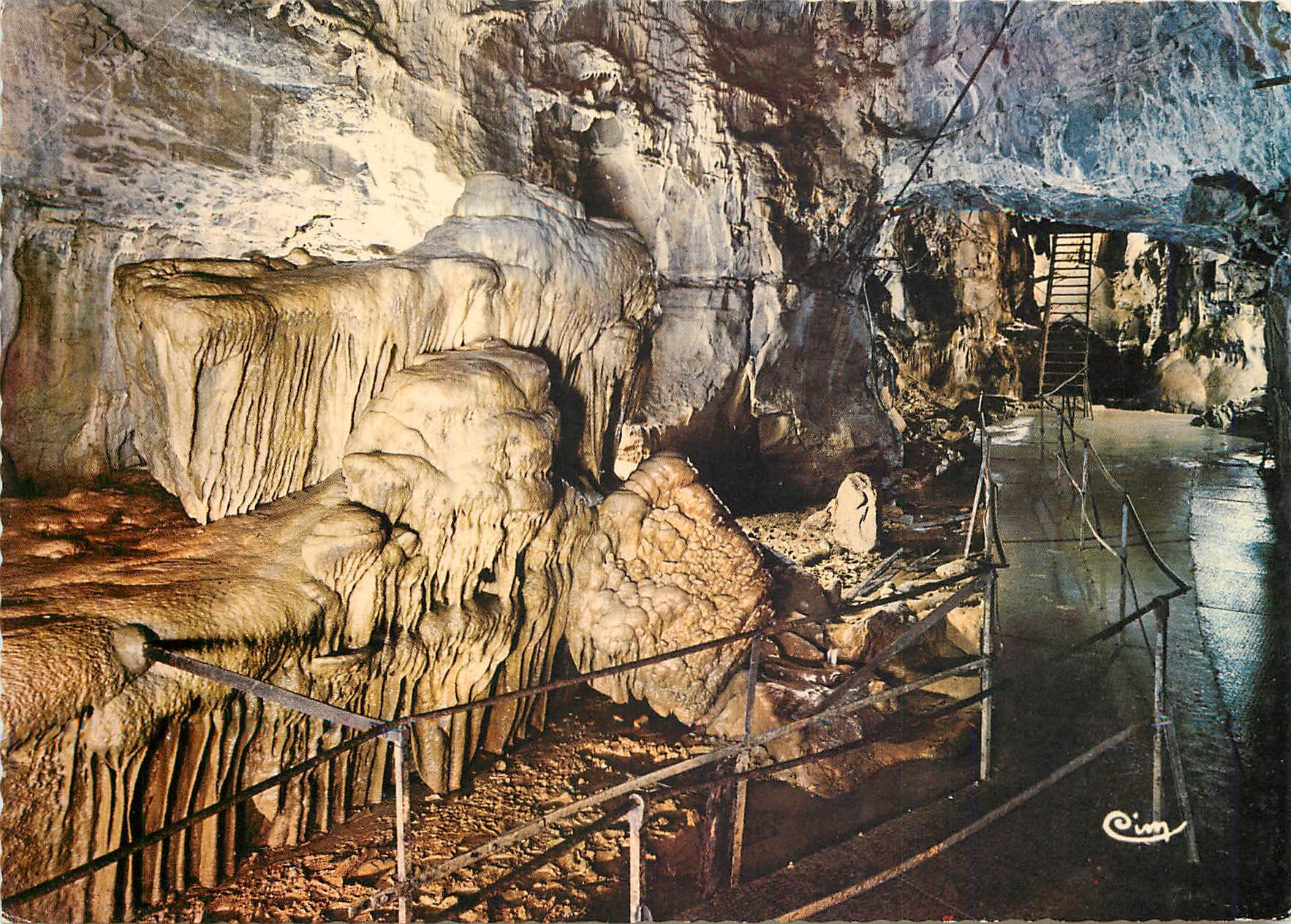 CPM Grottes de Baume Les Messieurs Jura Salle du Catafalque Tombeau de Napoleon 