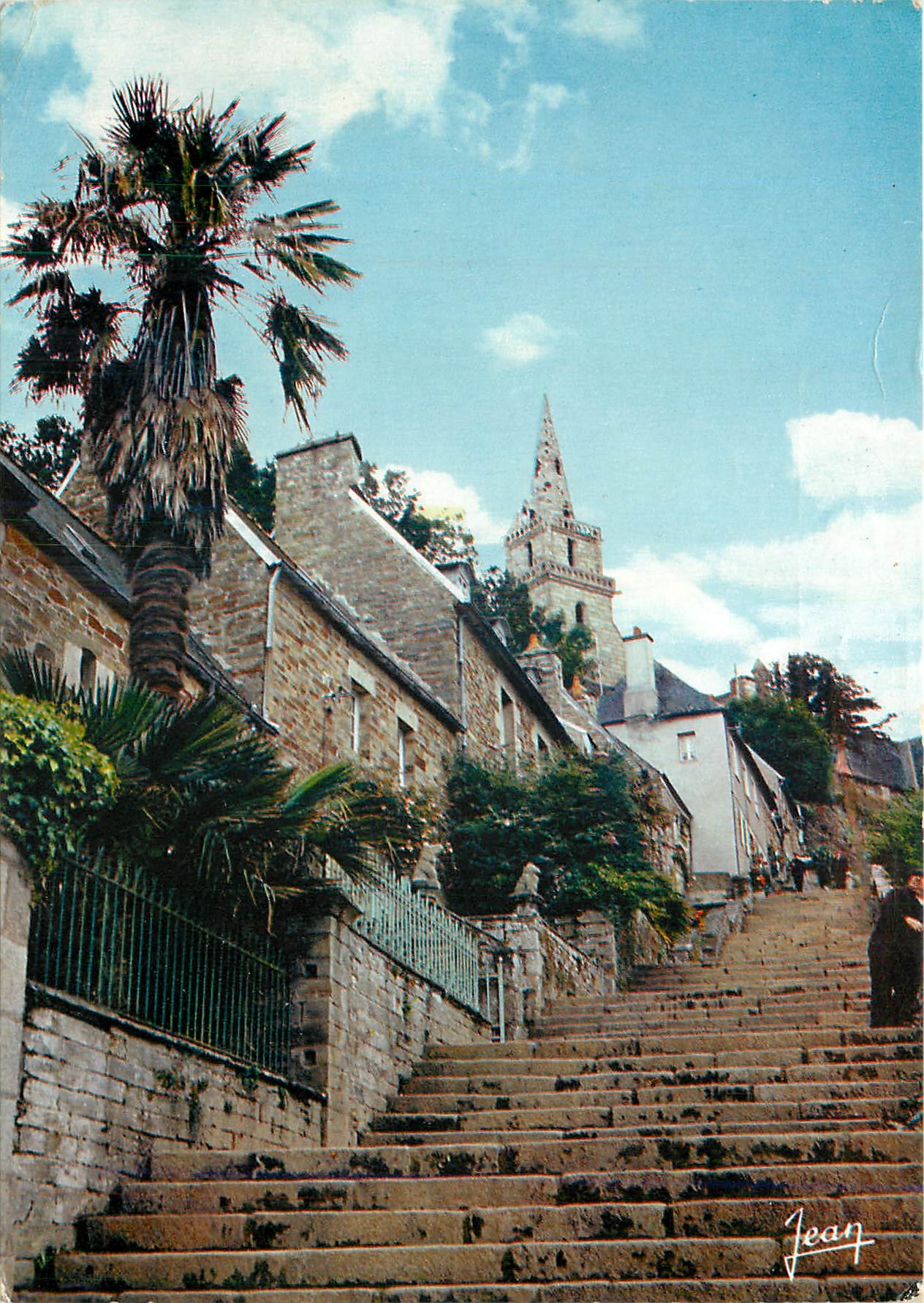CPM La Bretagne Lannion C du N Escalier de Brelevenez 