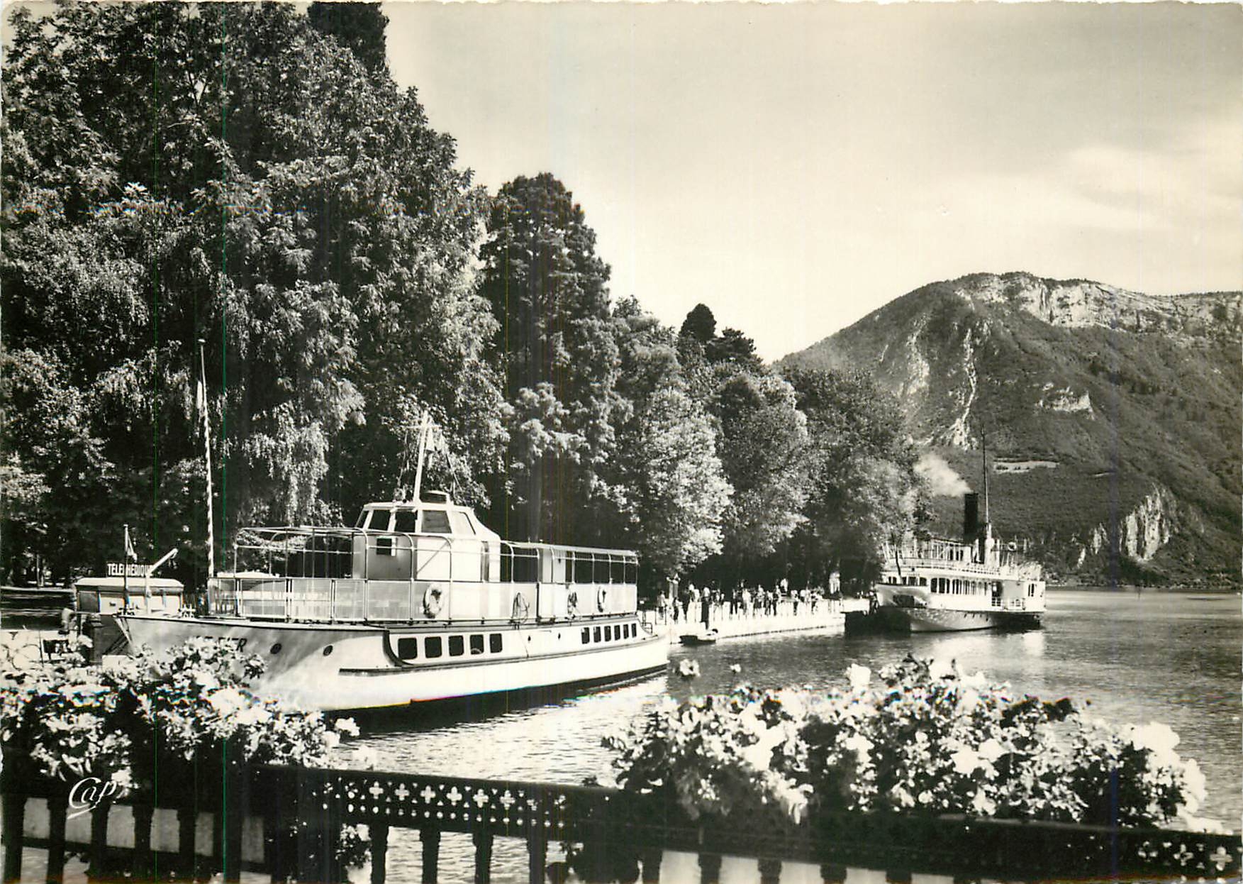 ANNECY - Le Port — 'Le Fier' et 'La France' — Cie des Arts Photographiques, Paris