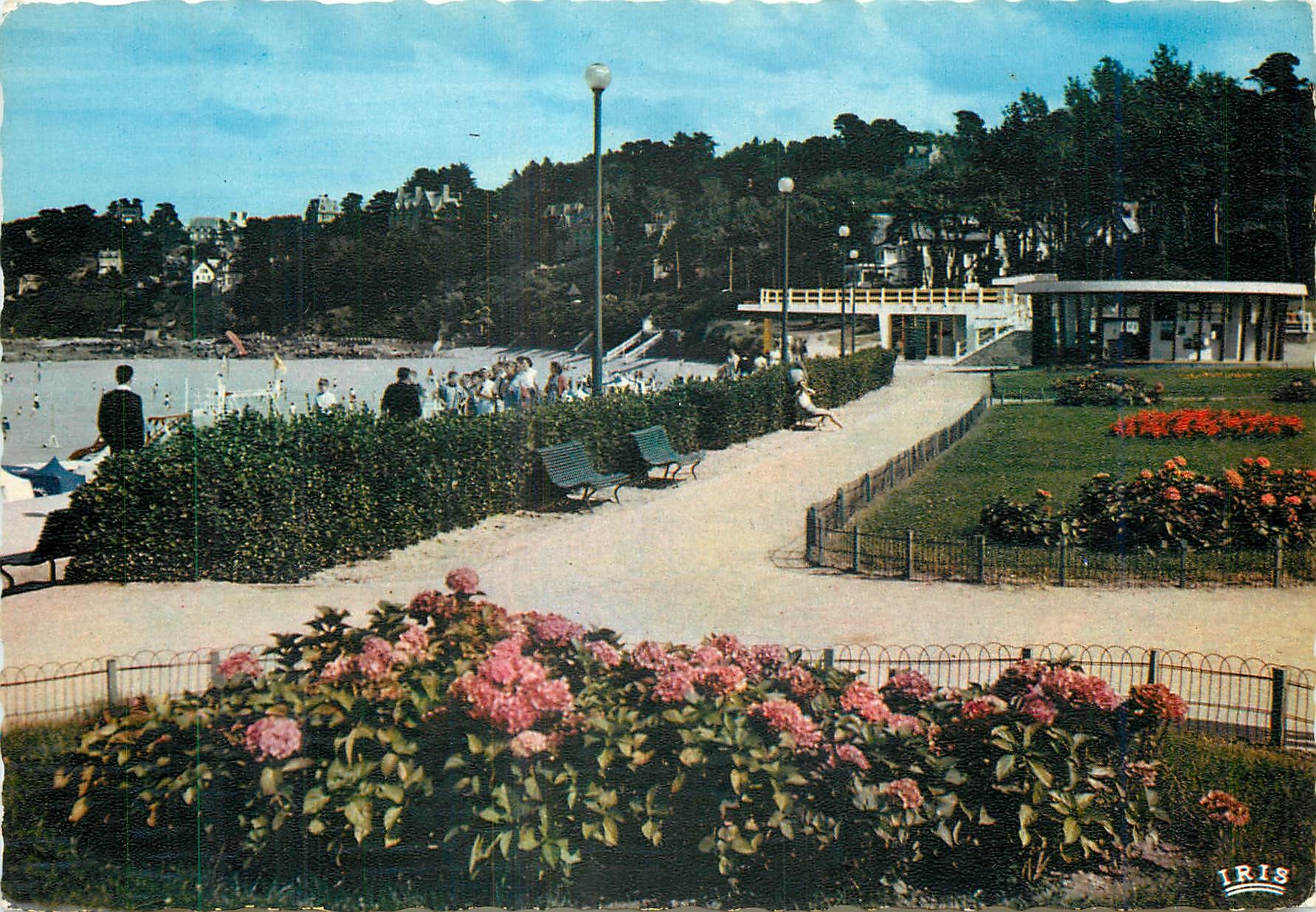 CPM Perros Guirec Plage de Trestraou 