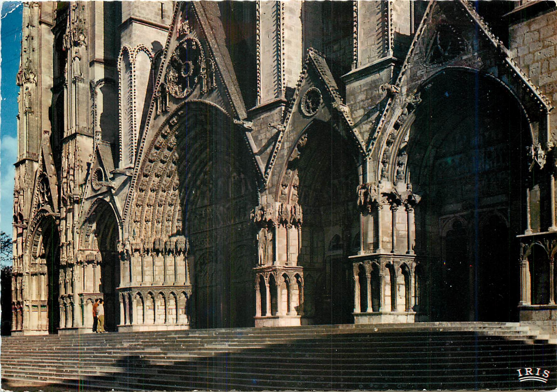 CPM Bourges Cher Les cinq portails de la Cathedrale Saint Etienne 