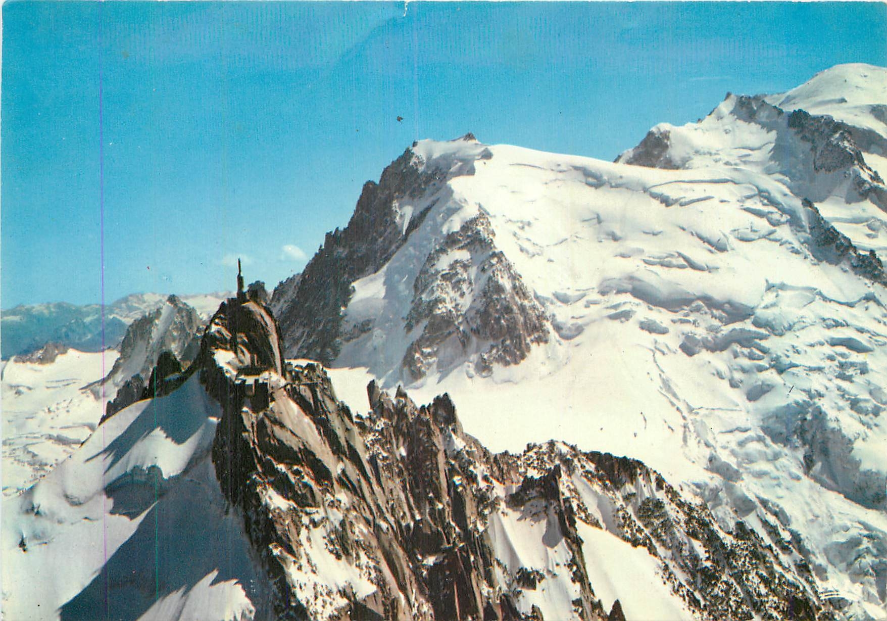 Chamonix-Mont-Blanc — Aiguille du Midi (3 842 m) et le mont Blanc (4 807 m) — LUMICAD