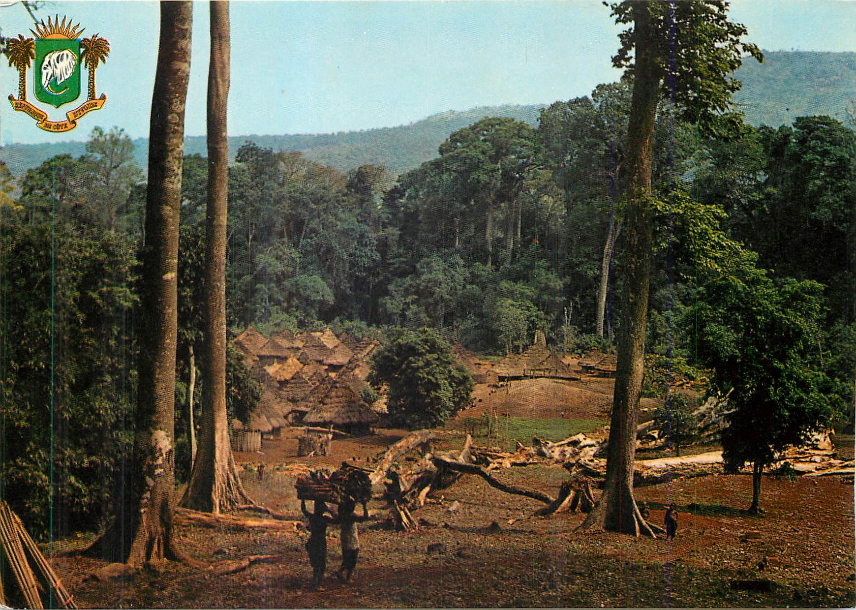 Village typique de la forêt — République de Côte d'Ivoire — Éditeur R. EARMONIN, n° 71179 S
