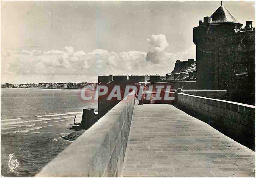 Saint-Malo (Ille-et-Vilaine) — Les remparts, le Petit Donjon et la Tour des Dames — Les Tirages Modernes
