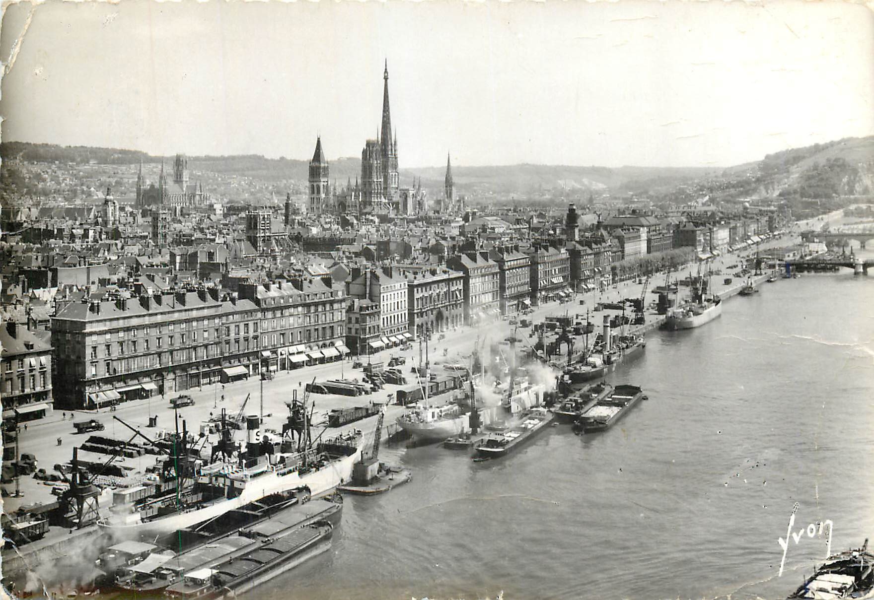 CPM Rouen Seine Mme Les quais vus du pont trasbordeur 