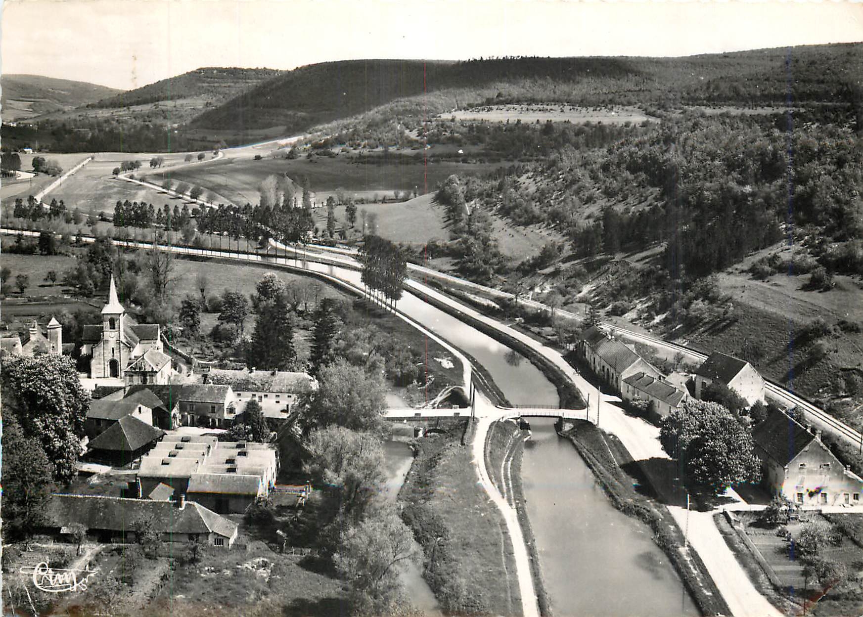 Veuvey-sur-Ouche — Vue aérienne de la Vallée de l'Ouche et du Canal de Bourgogne — Combière Imp. (S.-et-L.)