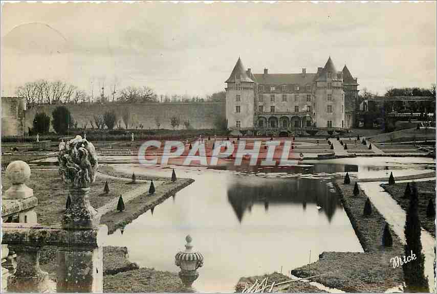 CPM Saint Porchaire Char Mar Chateau de La Roche Courbon Le Miroir d'Eau 
