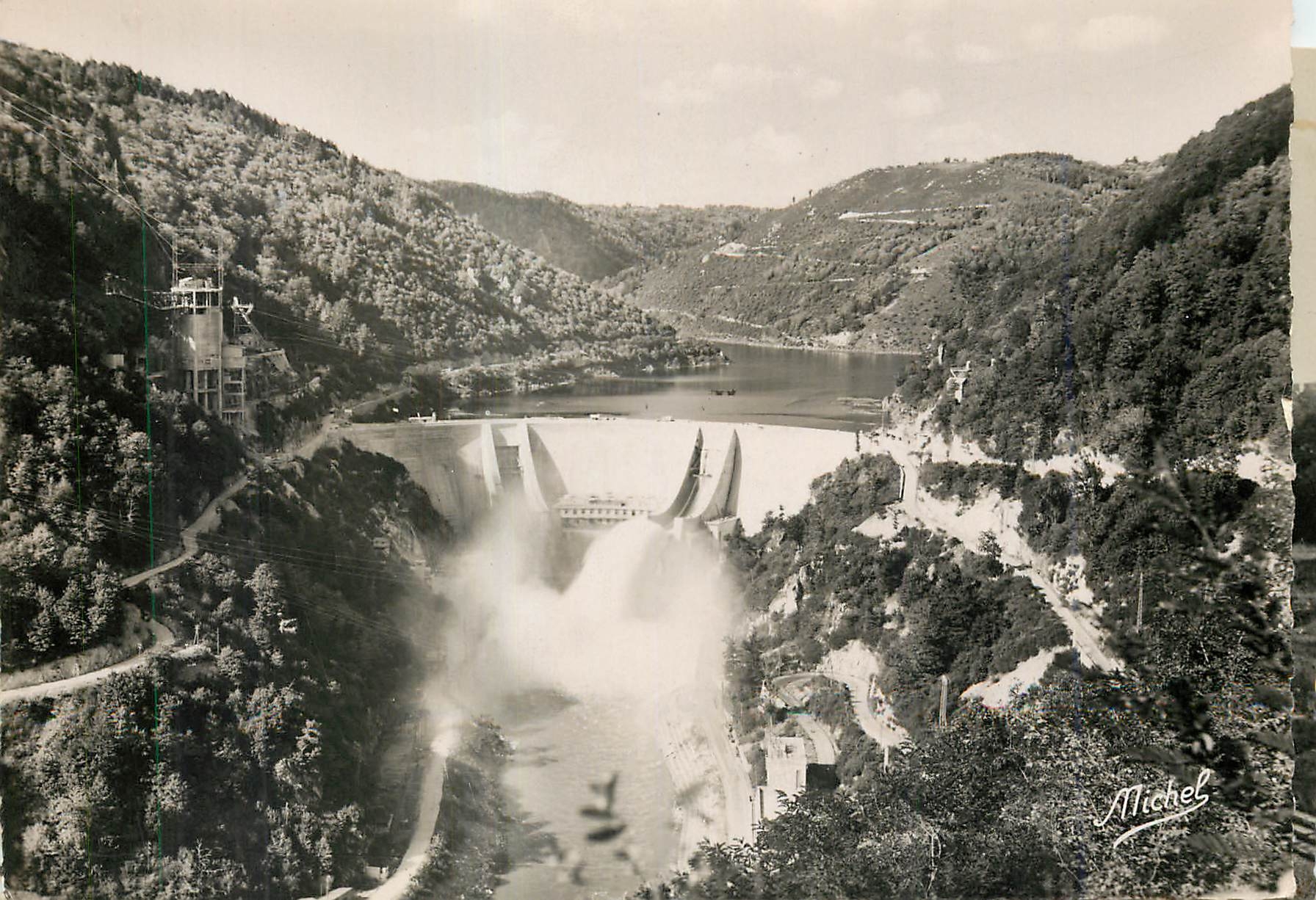 Barrage de Saintes — Arènes Gallo-Romaines et Église Saint-Eutrope — Michel