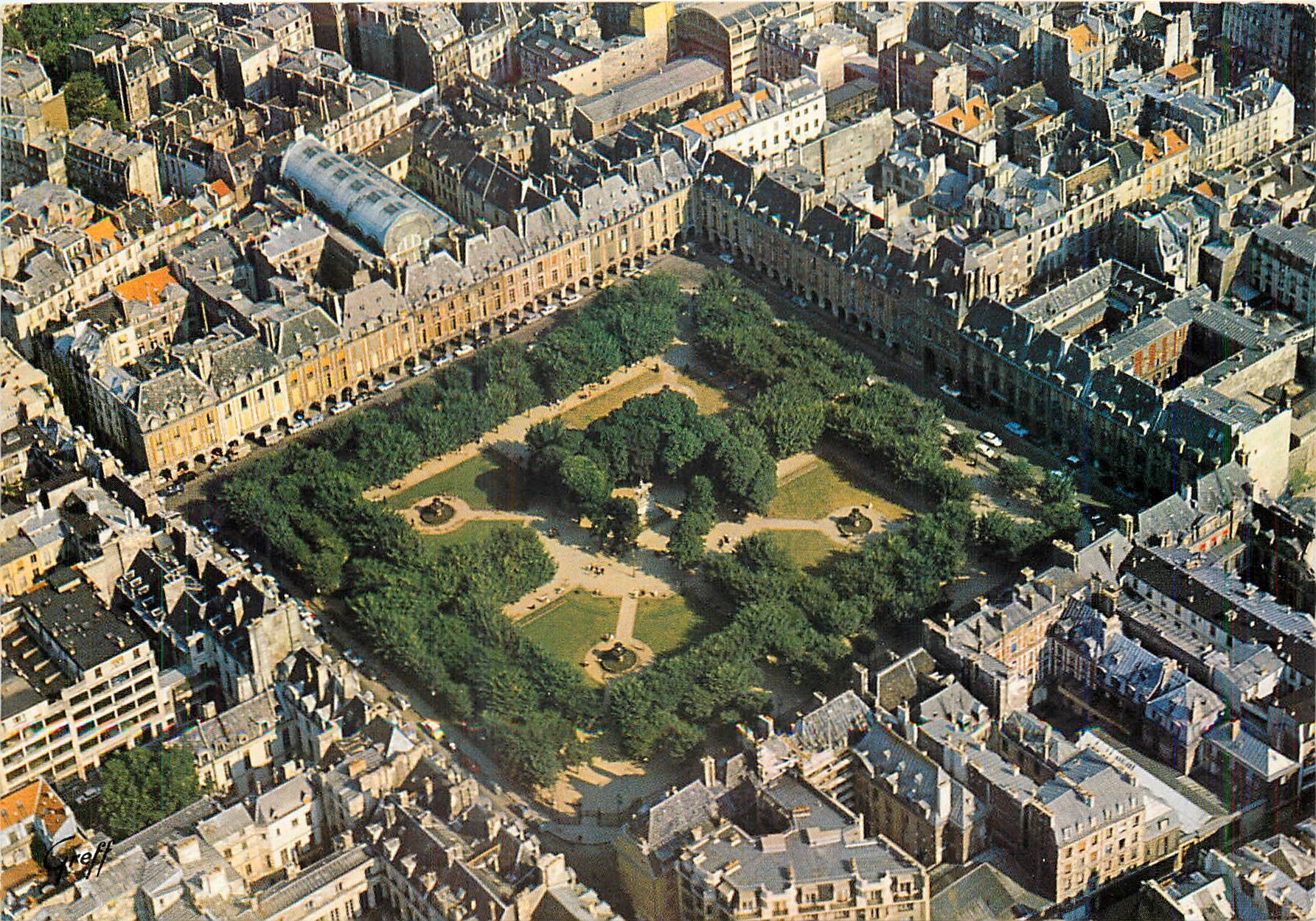 CPM Paris Vue aerienne La Place des Vosges 