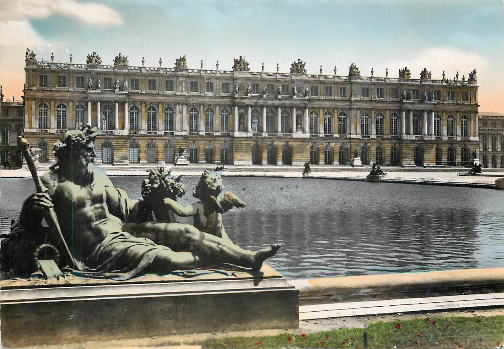 CPM Versailles Seine et Oise Le Palais et le Parterre d'eau 
