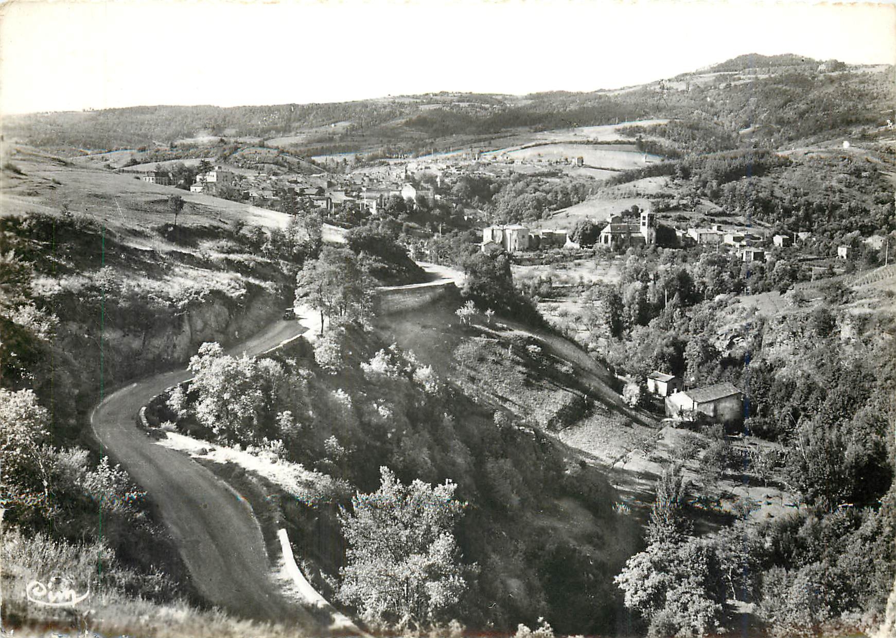 Ardes-sur-Couze — Route d'Ardes und Vallée de la Couze — Photographie von C. S.