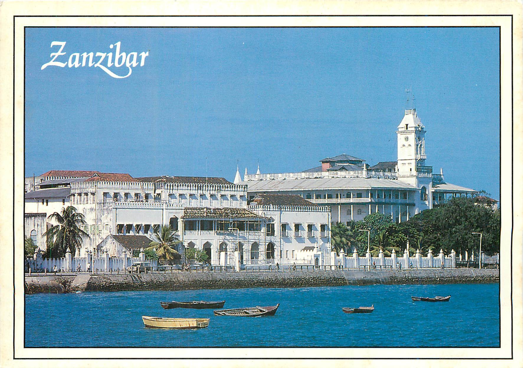 Zanzibar — Vue du Palais du Peuple et de la Maison des Merveilles — John Hinde Limited