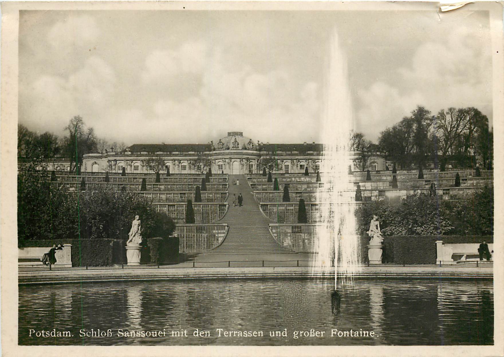 CPM Potsdam Schloss Sanssouei mit den Terrassen und grosser Fontaine 