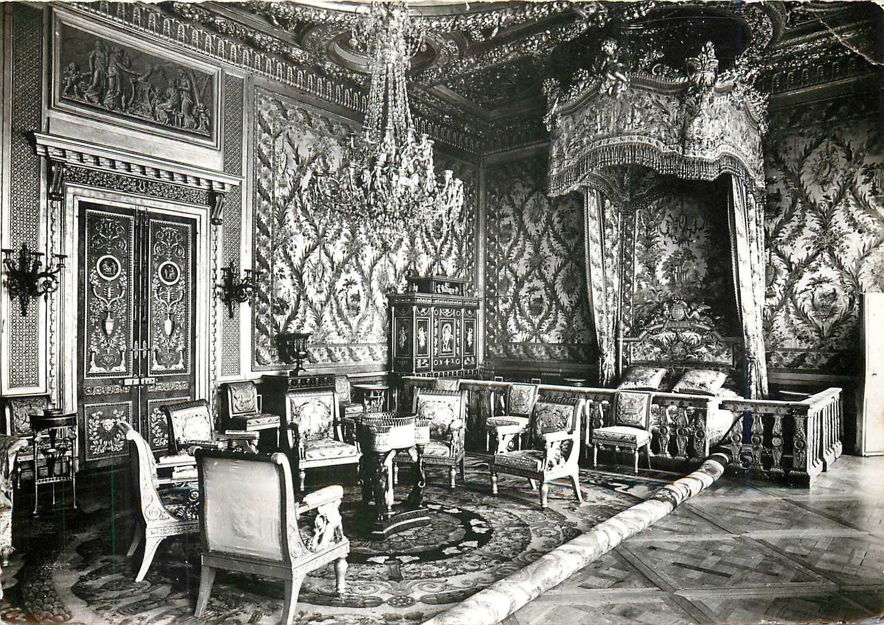 Schlafzimmer von Marie-Antoinette — Schloss Fontainebleau — Béllichrome, arc. Lécard