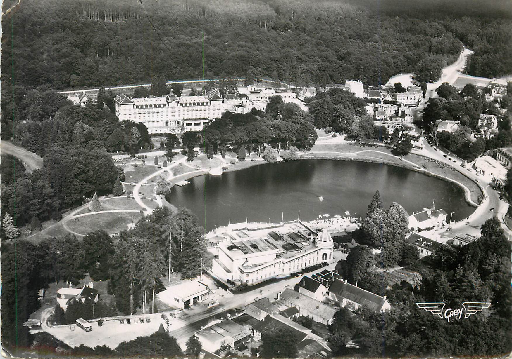 CPM Bagnoles de l'Orne Orne Vue d'Ensemble du Lac 
