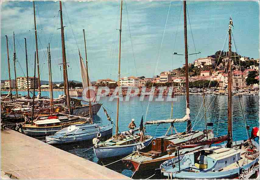 CPM La Cote des Maures Le Lavandou Var Un Coin du Port Bateaux