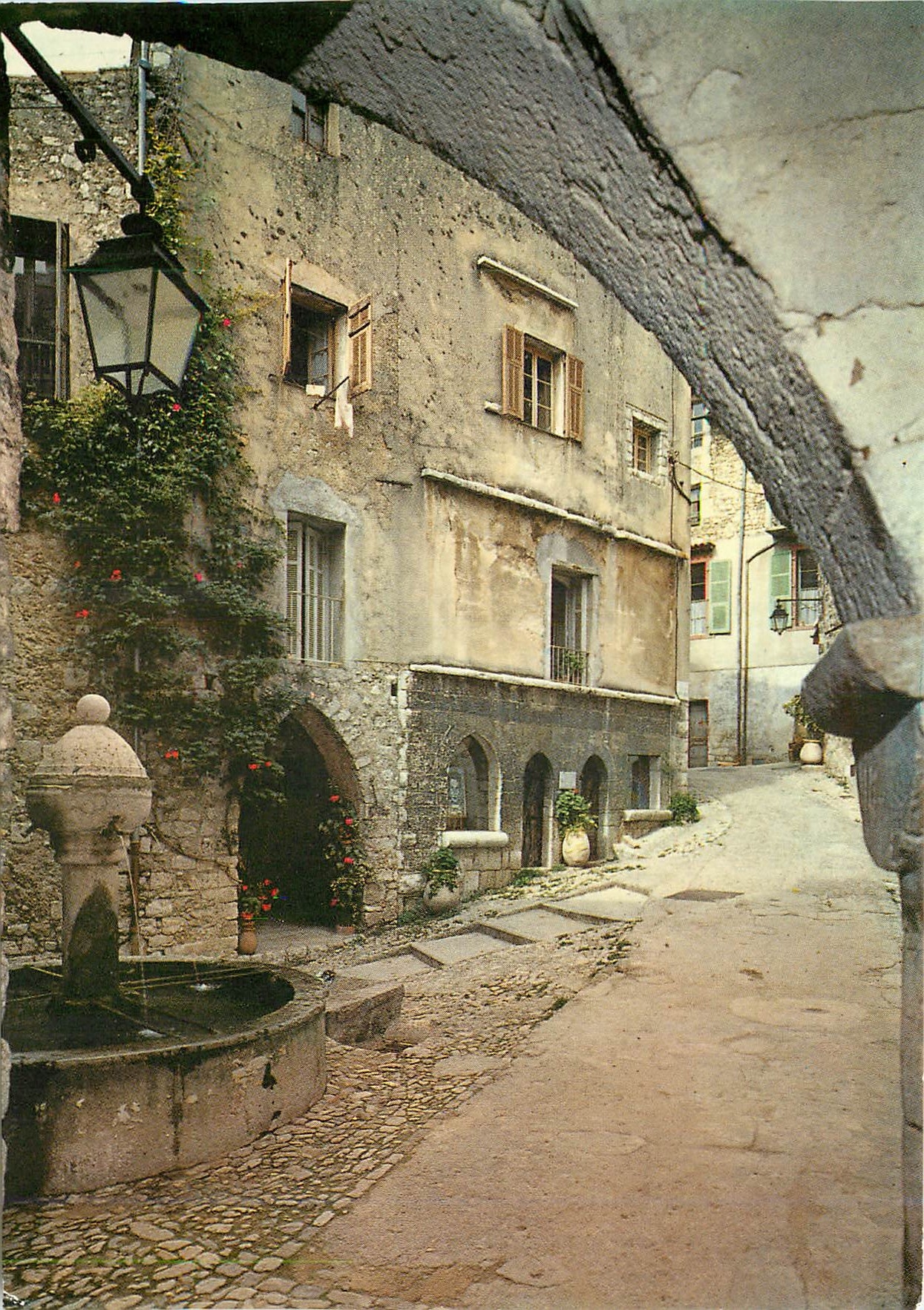 CPM Peille Alpes Maritimes Fontaine gothique place du Mont Agel 