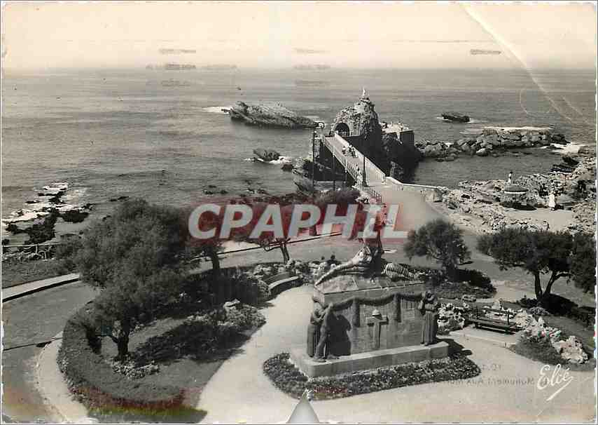 Le Monument Aux Morts et le Rocher de la Vierge — Biarritz — L. Châtagnéau