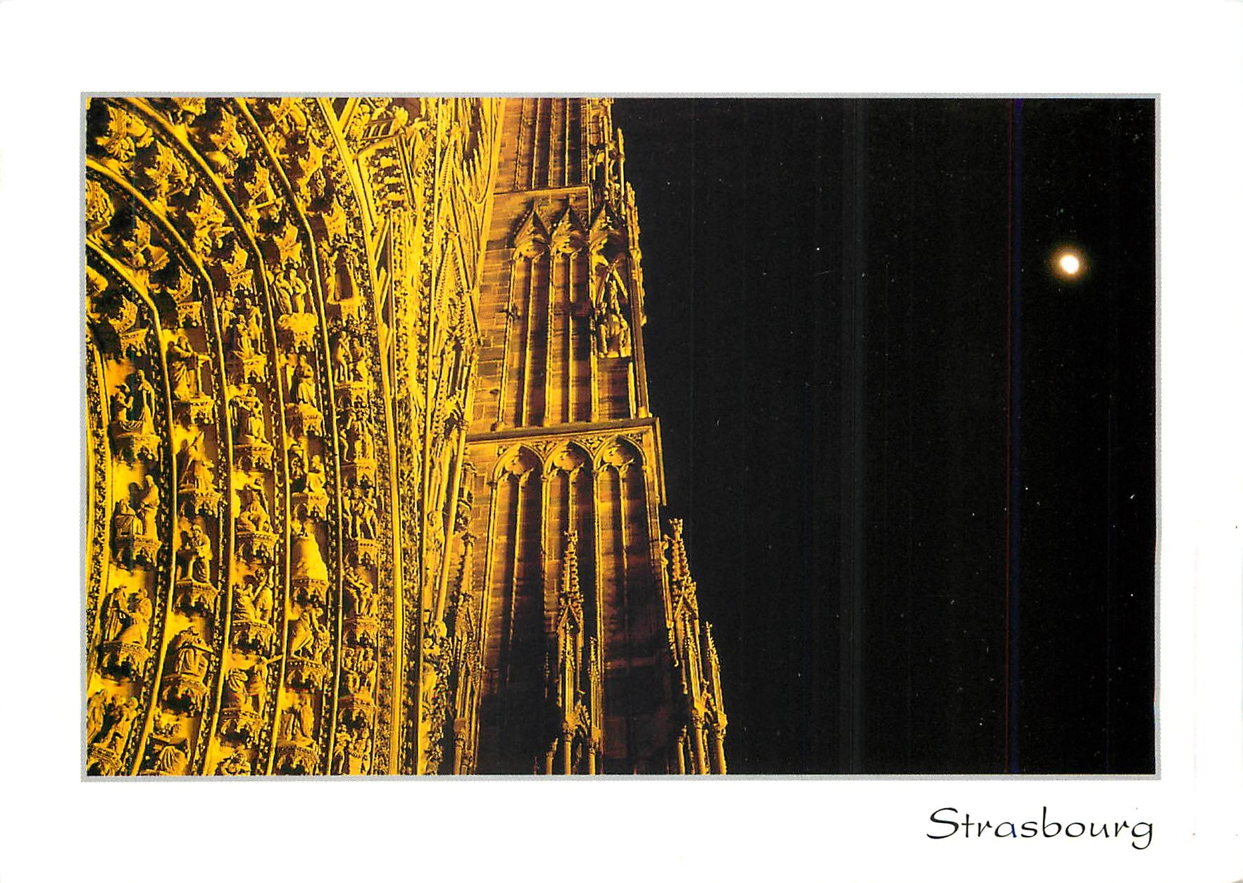 CPM Strasbourg Detail de la cathedrale syle gothique 