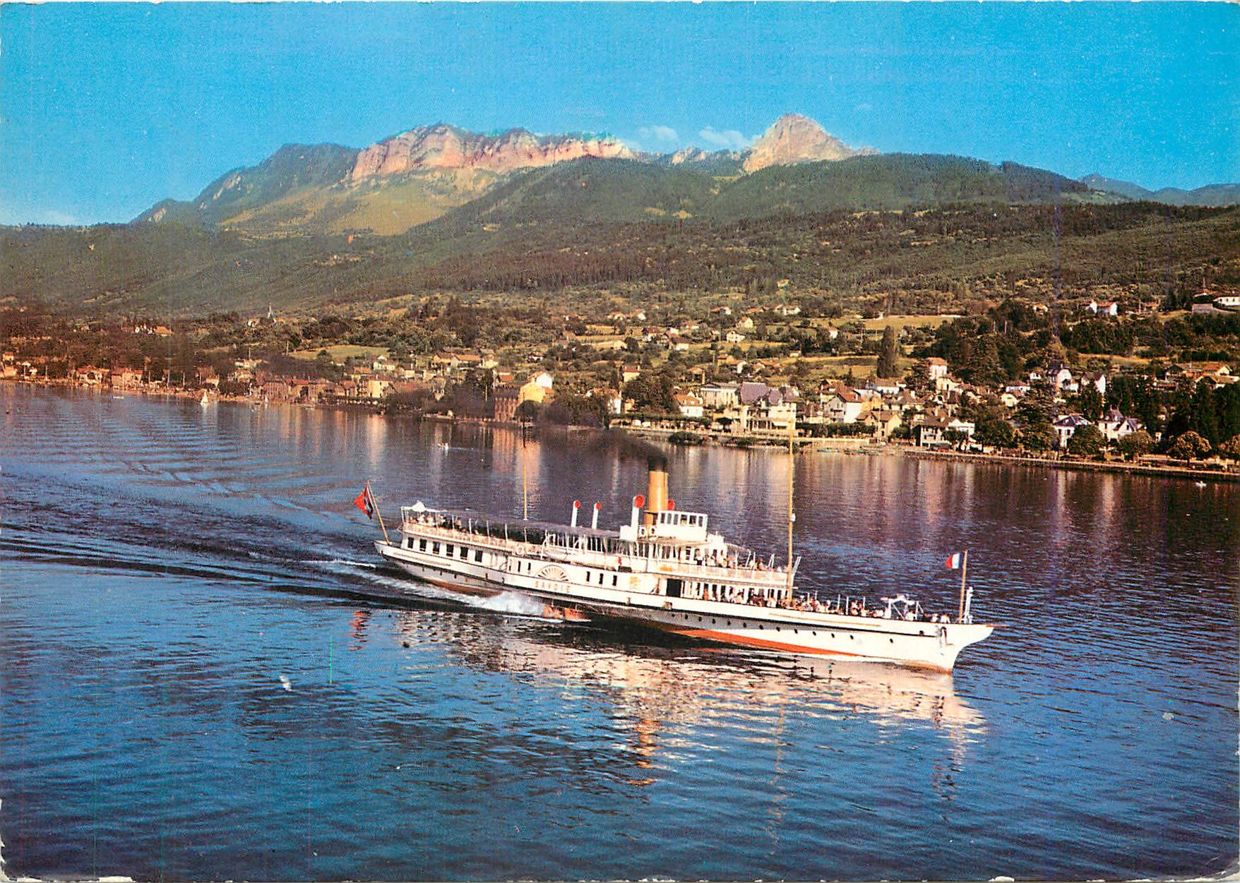 CPM Le Lac Leman France Suisse Gros bateau au large de la Cote francaise La dent d'Oche Les memises